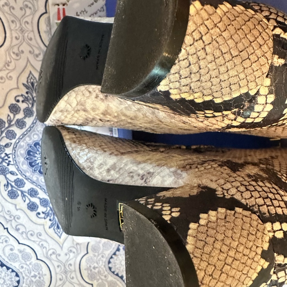 Stuart Weitzman Black and Cream Python Boots - image 6